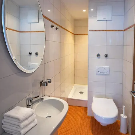 Alpenblick-apartment Mit Pool & Sauna 公寓